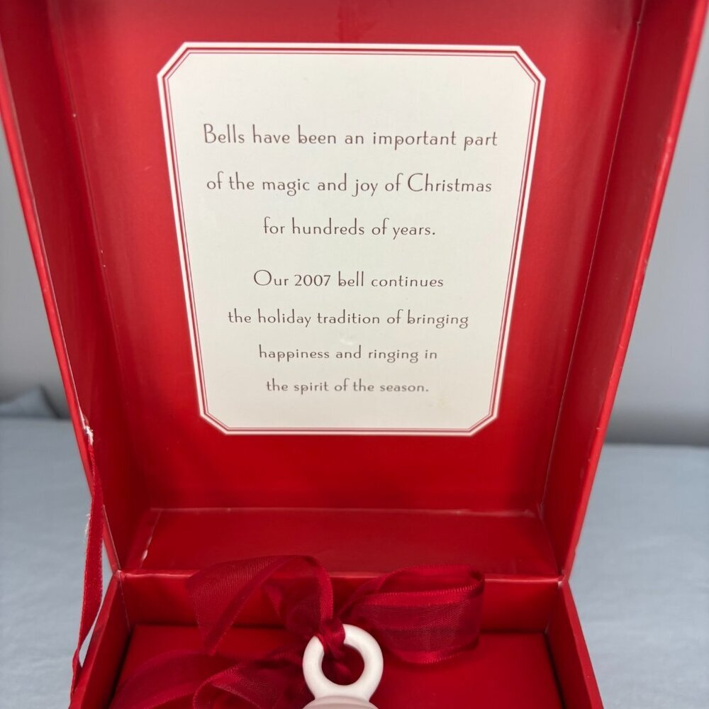 HALLMARK 2007 Porcelain Bell Christmas Holiday Ornament Ribbon w/Box Wreath - Picture 5 of 8